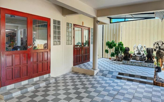 Baan Inta Hostel - บ้านอินตาโฮสเทล