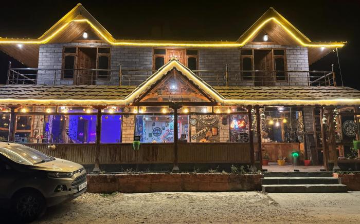 Picturesque Nest 6BR Villa in Manali by Homeyhuts