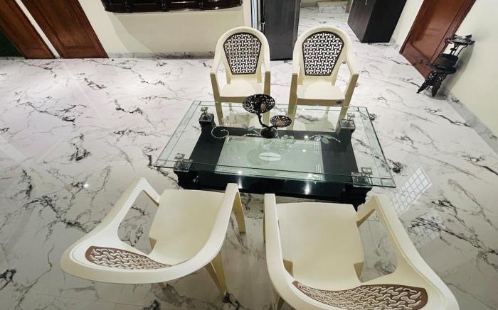 Private2BHK/wifi/kitchen/ Balcony/Smart TV/Parking