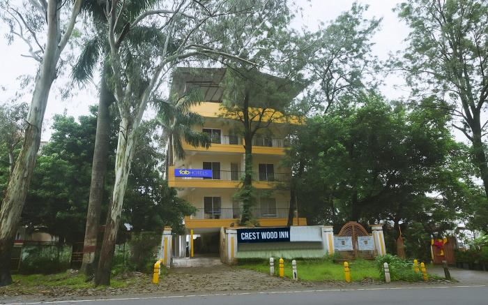 FabHotel Crestwood Inn