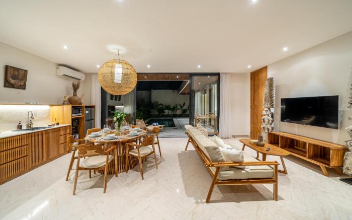 X8- Central VillaGem –3BR, Pool, Steps toNightlife