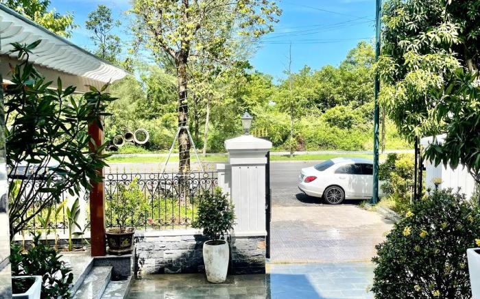 DELUXE VILLA III  5 phòng ngủ 6 giường lớn