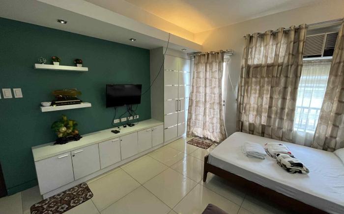 Staycation in cubao condo beside gateway