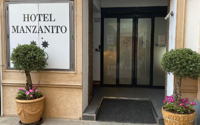 HOTEL MANZANITO