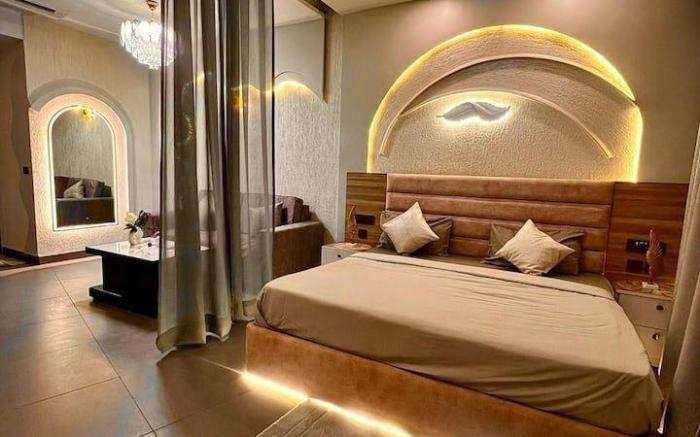 Cozy and luxury downtown suite