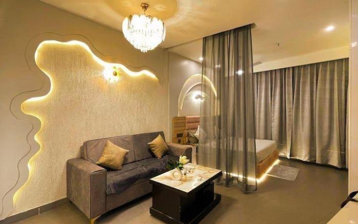 Cozy and luxury downtown suite