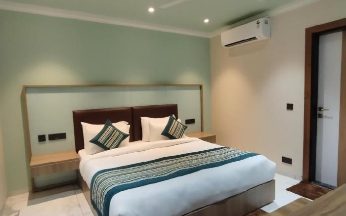 Corporate Hotel Blue