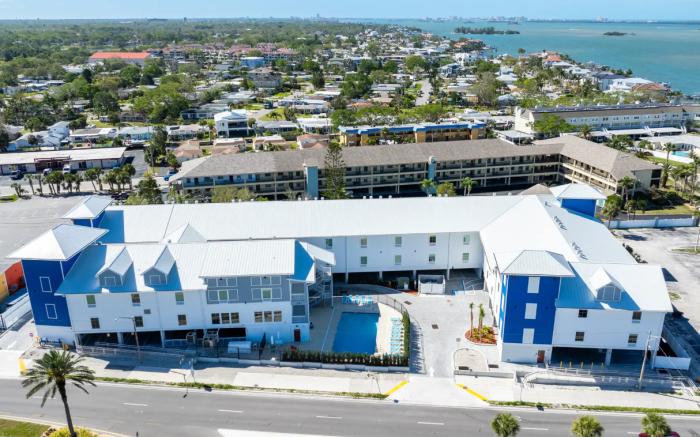 The J Hotel Dunedin Clearwater, an Ascend Collection Hotel