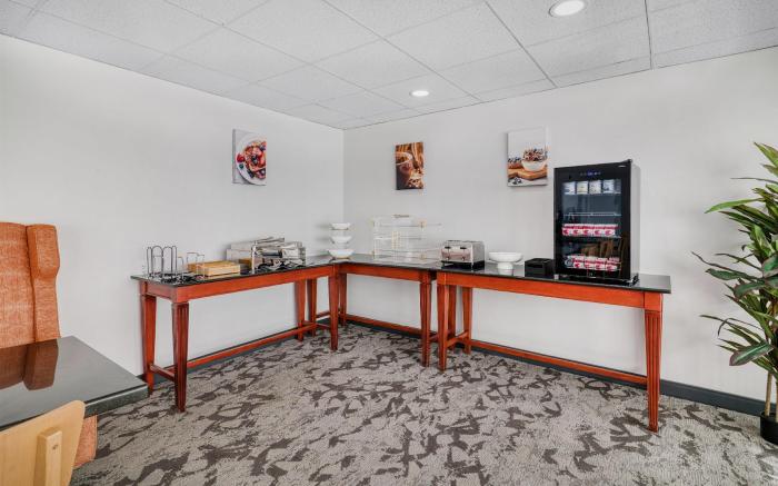 Baldwin Inn & Suites, SureStay Collection by Best Western