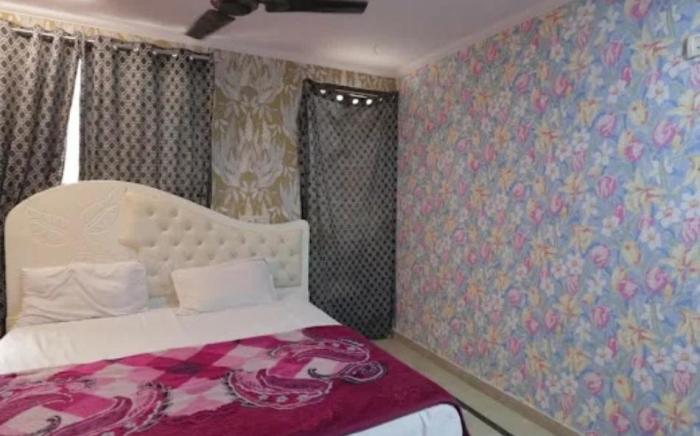 Hotel Blue Ocean New Delhi, 20 km from India Gate