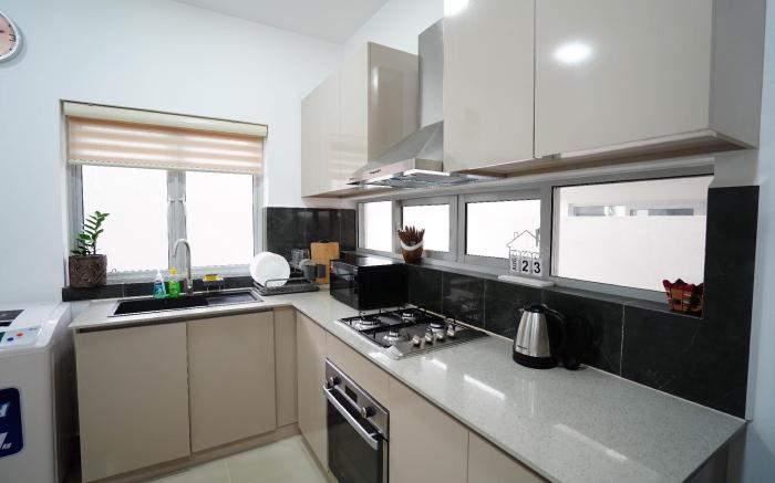 Lavender Villa 2BR Stylish Airport Retreat 