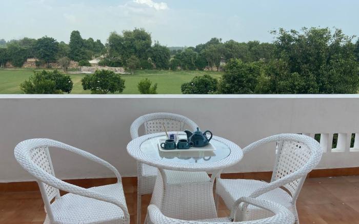 Hi5 Stays Farm Gurgaon w/Huge Pool/PetLoving/Party