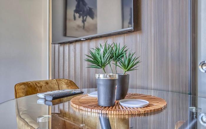 Luxe Rosebank Retreat