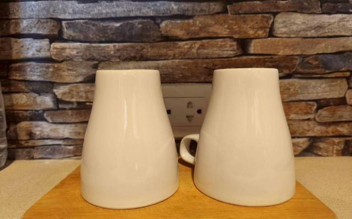 Room in Luxury Sukhumvit Condo 1mins Shops and BTS