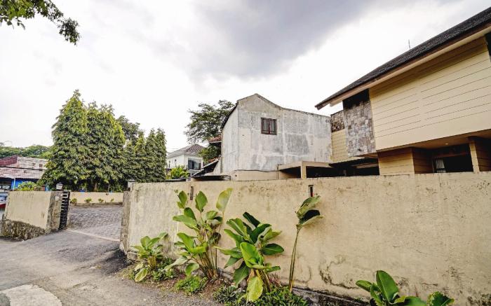 OYO 90293 Guest House Cigadung 9a