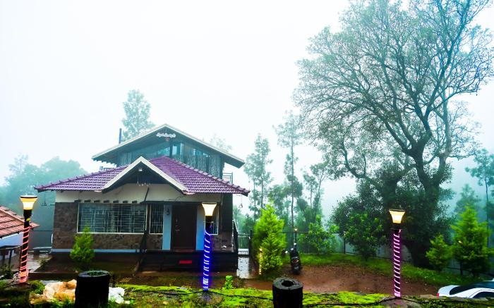 Townhouse Hoysala Homestay