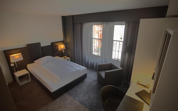 Hotel Bliss