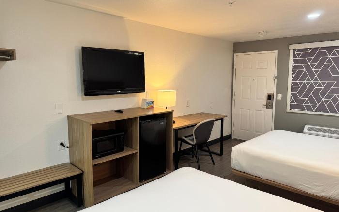 Rodeway Inn & Suites Thousand Palms - Rancho Mirage