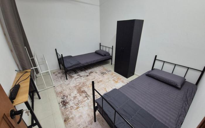 Amza Homestay in Gong Badak