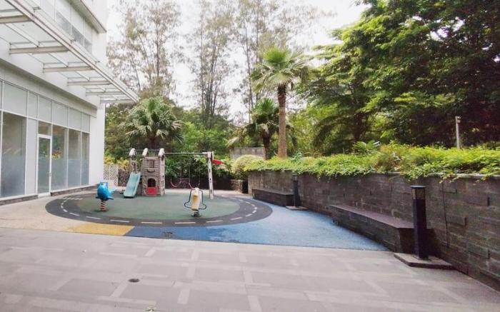 Simple 1BR Grand Sungkono Lagoon Apt By Travelio