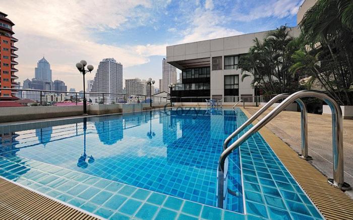 Skyline Views |  1BR + Sofa 2 2 Min to Nana BTS