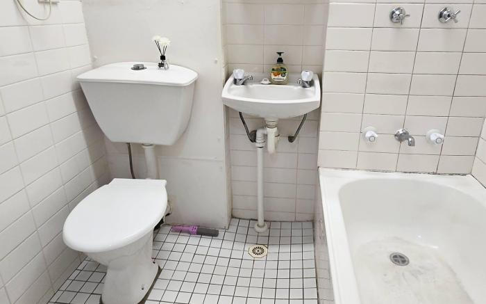 Spacious City Pad with Pool and Spa