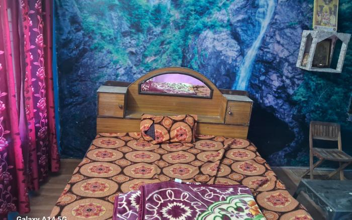 Himalayan Homestay Opp to white waterinn Hotel