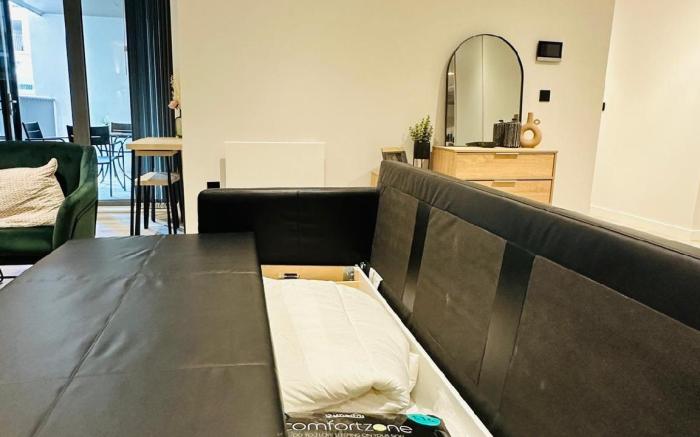 #21 2 Bedr 2 Bath Balcony Lux Digbeth Apex Lofts