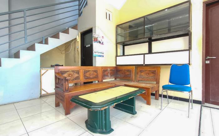 RedDoorz @ NN Guest House Exit Tol Klodran Solo