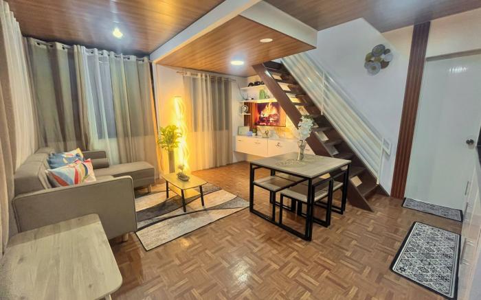 Bloomstone Urban Chill Cabin