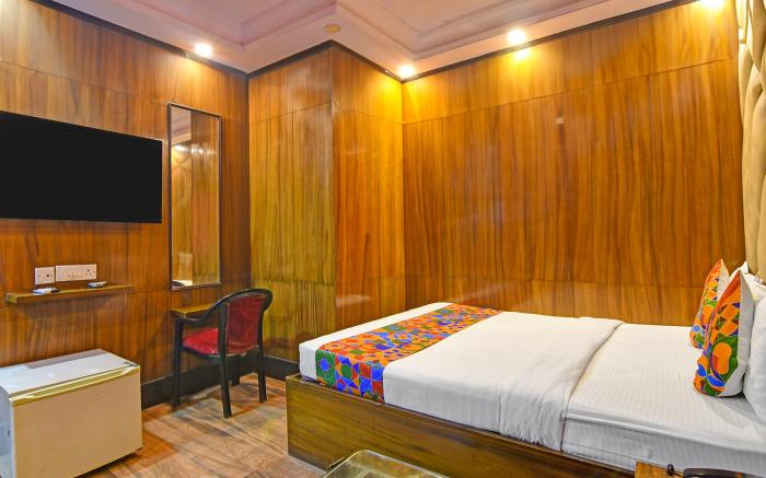 FabHotel Samrat