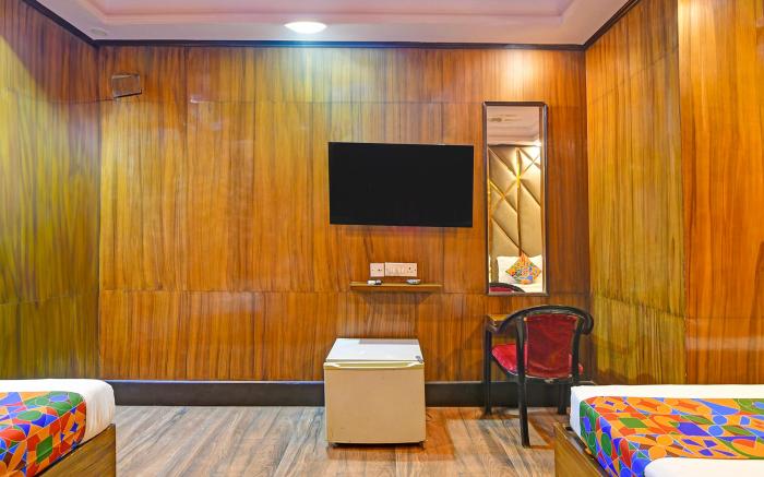 FabHotel Samrat