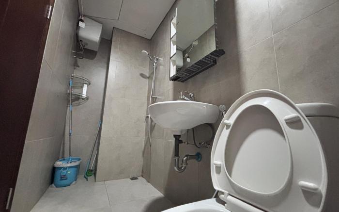 Top Floor Room in Pollux, City Center Near Ferry
