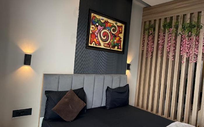 Galaxy blue sapphire plaza