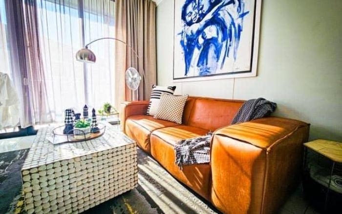 Stunning, upmarket apartment at Ellipse Waterfall