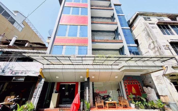 Urbanview Hotel Grand Mohaga Medan