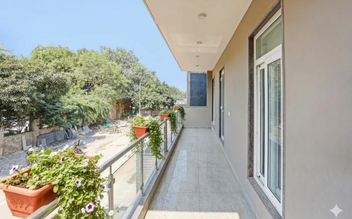 Hotel HomeAste 001 Near Yashobhoomi Convention Centre