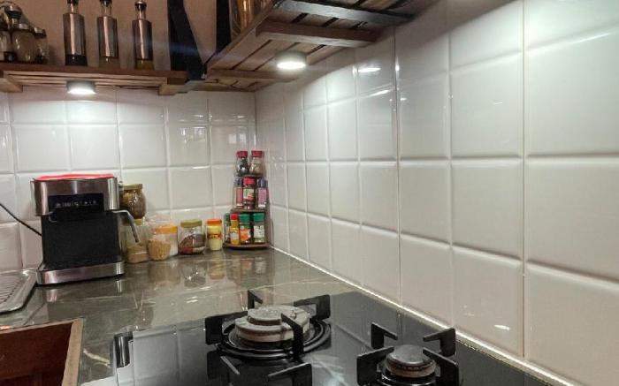 3-rooms Safehouse!
