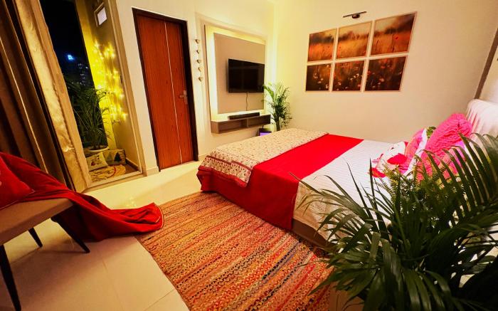 Couple Canvas- Luxurious 1-BHK Peaceful Apartment