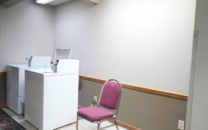 Watseka 24 Inn & Suites
