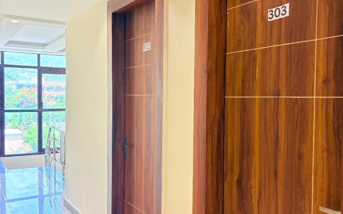 Hotel Hitam Rishikesh 2Min Walk to Parmarth Niketan Aashram ,Vanprastha Aashram