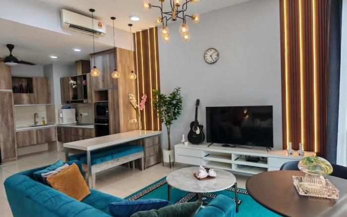 unique studio apartment at IOI mall Kota damansara