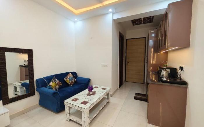 Dream Vibes Studio Superior– Gaur City Cente