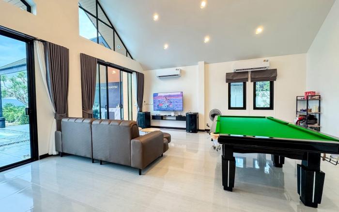 UP HILL POOLVILLA KHAOYAI