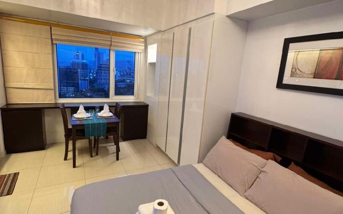 Calyx Condo w/ Infinity Pool + Netflix 20N