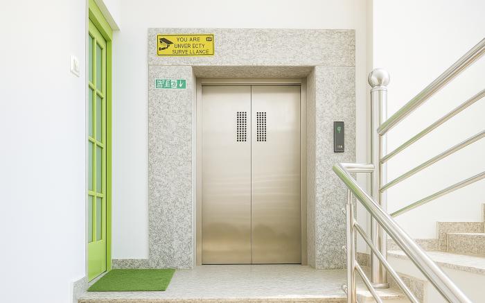 Comfort Stay - Near Airport 