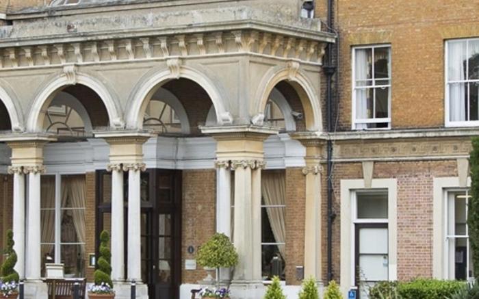 Oatlands Park Hotel