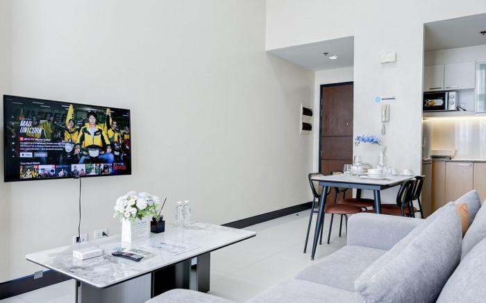 High Ceiling 1BR OPR #7