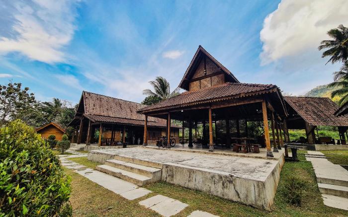 Giri Tengah Resort Borobudur