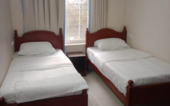 THE RED LOTUS COMPACT